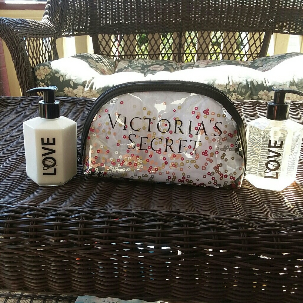 Victoria Secret set - Picture 2 of 4